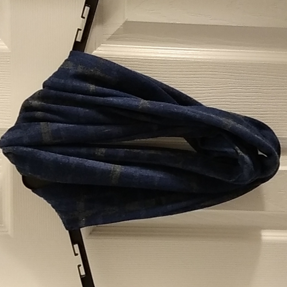 Navy blue and gray scarf